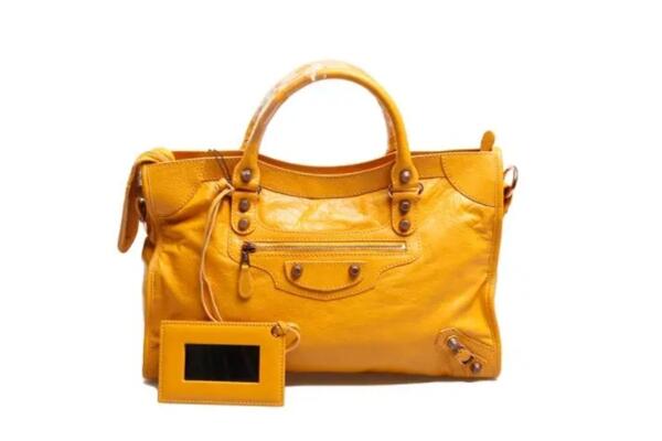 沧州吴桥县回收二手巴黎世家包包.jpg